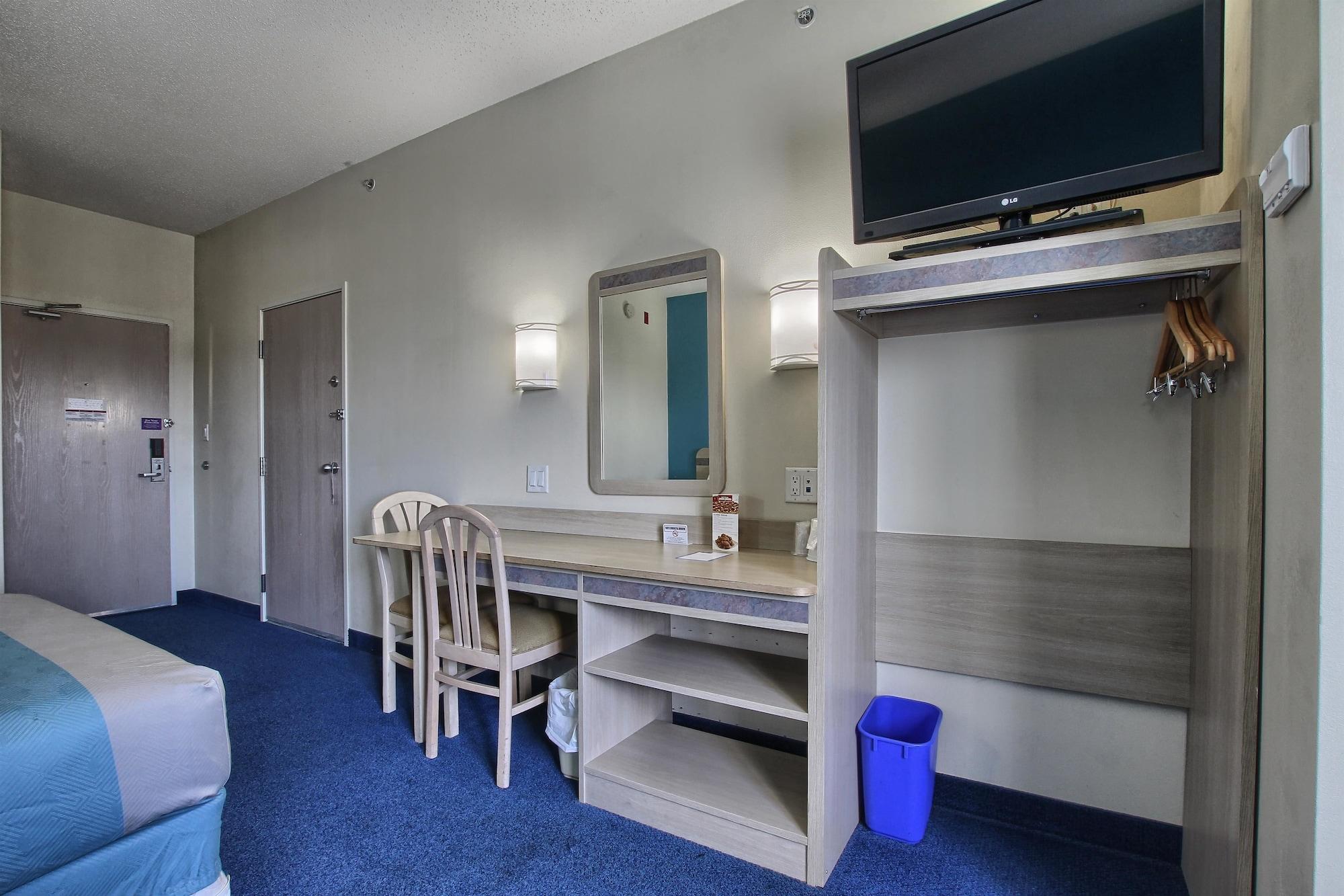6-london, On - Ontario Hotel