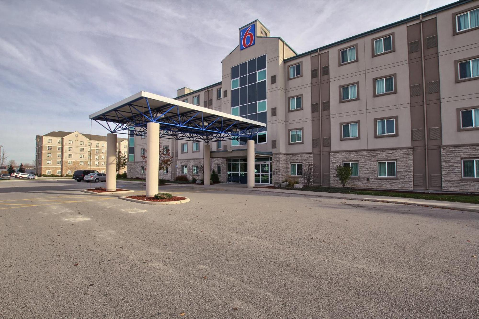 6-london, On - Ontario Hotel